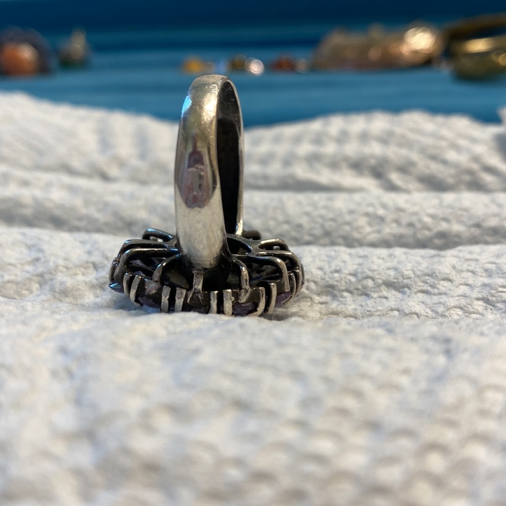 Ring - Picture 7 of 8